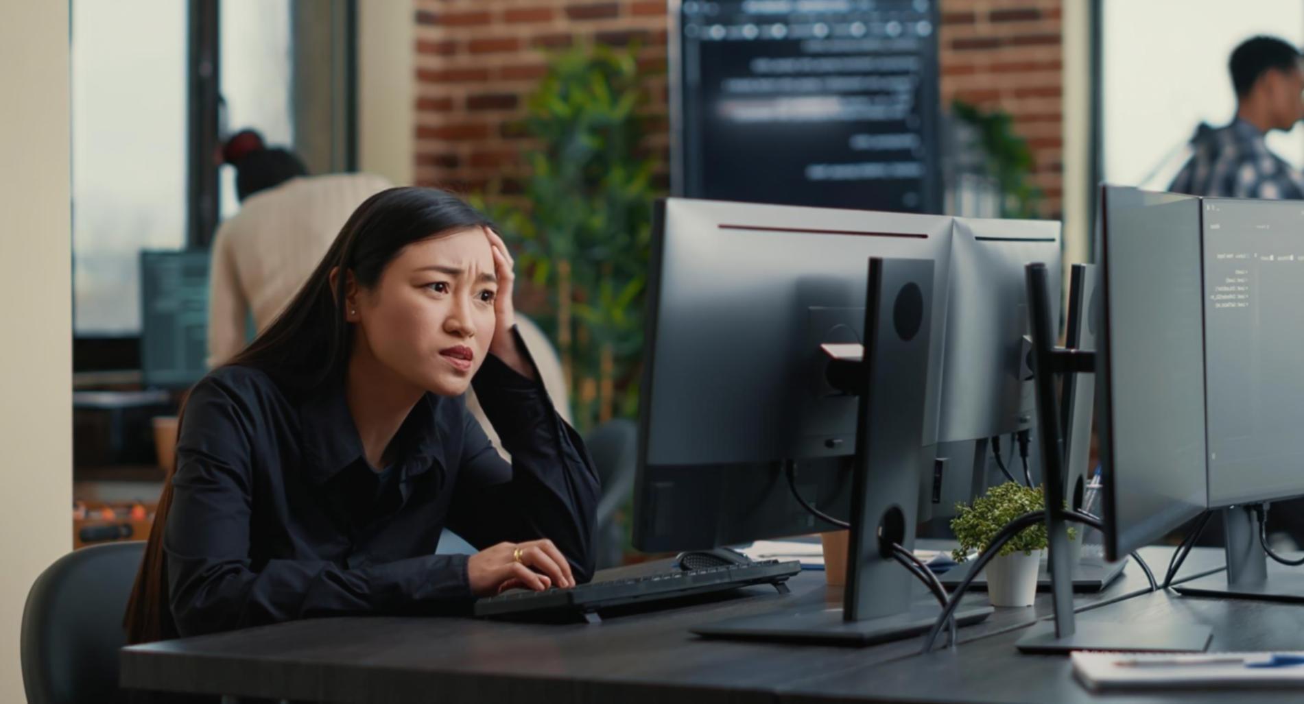 Teilnehmer bei der Arbeit an einem Datenprojekt